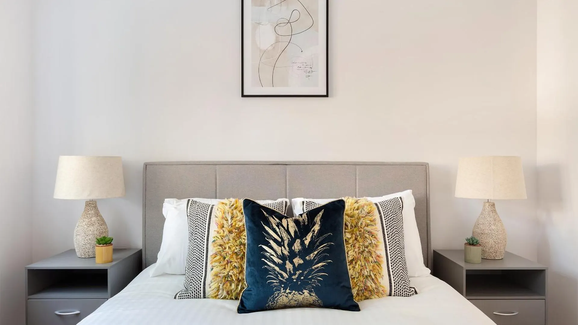 The Tower Bridge Apartment Лондон Великобритания